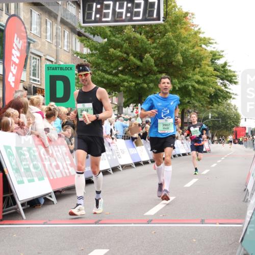 21.09.2025 - PSD Bank Halbmarathon Strokosch-Dieckow http://msf.ph/oto/8940346 21.09.2025 11:34:00 Ziel 1855, 1979, 2014, 2018, 2082, 3907 meine-sportfotos.de