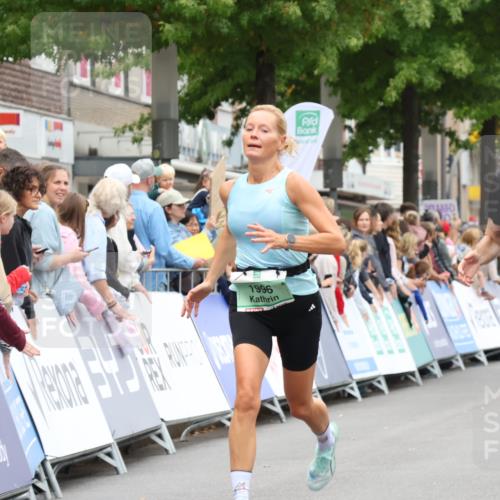 21.09.2025 - PSD Bank Halbmarathon Strokosch-Dieckow http://msf.ph/oto/8940391 21.09.2025 11:34:33 Ziel 1628, 1996, 2008 meine-sportfotos.de