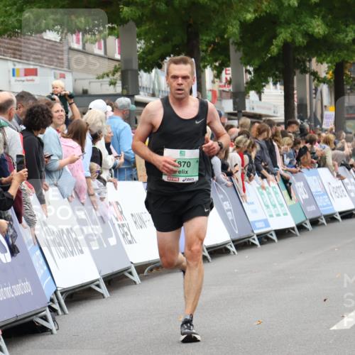 21.09.2025 - PSD Bank Halbmarathon Strokosch-Dieckow http://msf.ph/oto/8940405 21.09.2025 11:34:42 Ziel 1870, 1996, 2008 meine-sportfotos.de