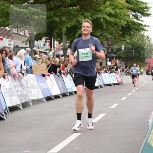 21.09.2025 - PSD Bank Halbmarathon Strokosch-Dieckow http://msf.ph/oto/8940420 21.09.2025 11:34:52 Ziel 1051, 1870, 1898 meine-sportfotos.de