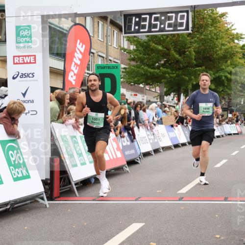 21.09.2025 - PSD Bank Halbmarathon Strokosch-Dieckow http://msf.ph/oto/8940421 21.09.2025 11:34:52 Ziel 1051, 1870, 1898 meine-sportfotos.de