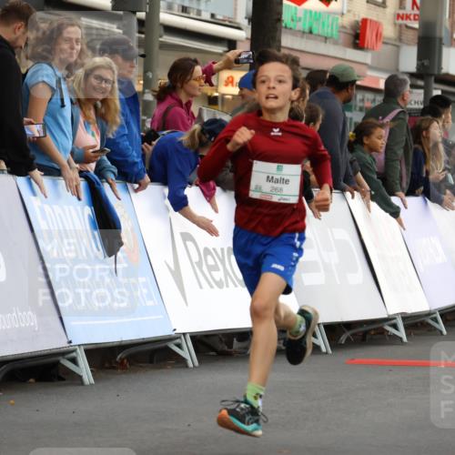 21.09.2025 - PSD Bank Halbmarathon Strokosch-Dieckow http://msf.ph/oto/8940435 21.09.2025 10:25:36 Ziel 206, 268 meine-sportfotos.de