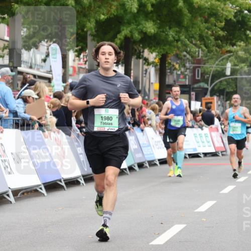 21.09.2025 - PSD Bank Halbmarathon Strokosch-Dieckow http://msf.ph/oto/8940476 21.09.2025 11:35:24 Ziel 1980, 2094 meine-sportfotos.de