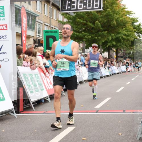 21.09.2025 - PSD Bank Halbmarathon Strokosch-Dieckow http://msf.ph/oto/8940501 21.09.2025 11:35:32 Ziel 1184, 1454, 1980, 1988, 2034 meine-sportfotos.de