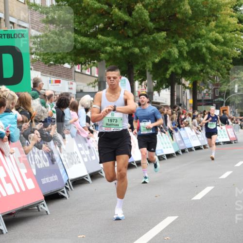 21.09.2025 - PSD Bank Halbmarathon Strokosch-Dieckow http://msf.ph/oto/8940555 21.09.2025 11:35:53 Ziel 1330, 1921, 1973, 1976 meine-sportfotos.de