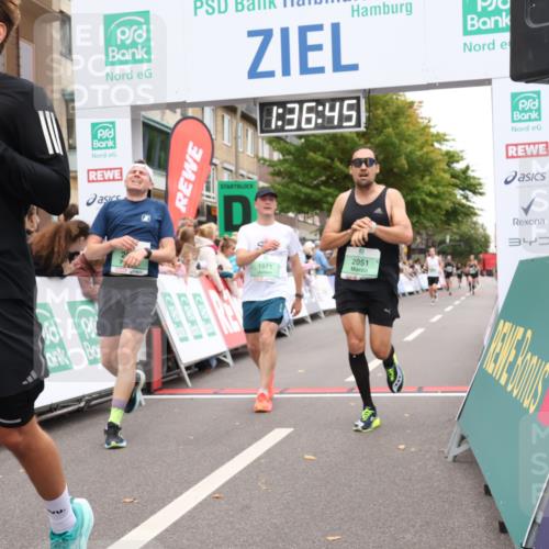21.09.2025 - PSD Bank Halbmarathon Strokosch-Dieckow http://msf.ph/oto/8940606 21.09.2025 11:36:08 Ziel 1426, 1952, 1971, 2033, 2051 meine-sportfotos.de