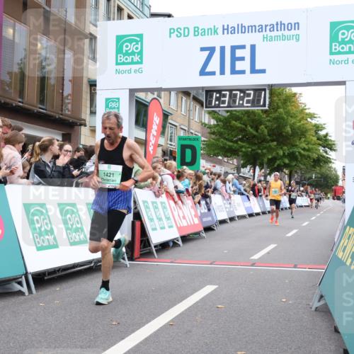 21.09.2025 - PSD Bank Halbmarathon Strokosch-Dieckow http://msf.ph/oto/8940675 21.09.2025 11:36:44 Ziel 1421, 1563, 1910, 2039, 2398 meine-sportfotos.de
