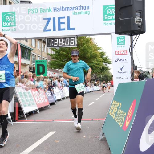21.09.2025 - PSD Bank Halbmarathon Strokosch-Dieckow http://msf.ph/oto/8940761 21.09.2025 11:37:31 Ziel 1185, 1998, 2032, 2095, 2120 meine-sportfotos.de