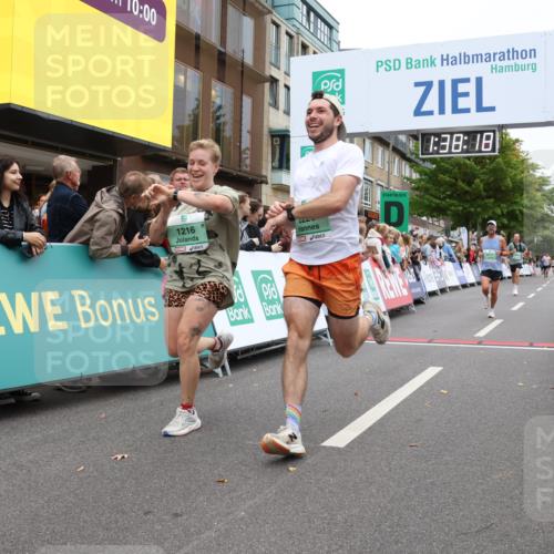 21.09.2025 - PSD Bank Halbmarathon Strokosch-Dieckow http://msf.ph/oto/8940779 21.09.2025 11:37:41 Ziel 1216, 2017, 2132, 2226, 3999 meine-sportfotos.de