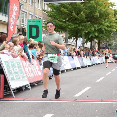 21.09.2025 - PSD Bank Halbmarathon Strokosch-Dieckow http://msf.ph/oto/8940842 21.09.2025 11:38:22 Ziel 1892, 1904, 2675 meine-sportfotos.de