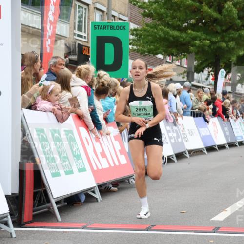 21.09.2025 - PSD Bank Halbmarathon Strokosch-Dieckow http://msf.ph/oto/8940850 21.09.2025 11:38:26 Ziel 1892, 1904, 1985, 2675 meine-sportfotos.de