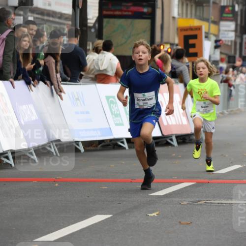 21.09.2025 - PSD Bank Halbmarathon Strokosch-Dieckow http://msf.ph/oto/8940875 21.09.2025 10:26:38 Ziel 111, 143, 297, 347, 348, 379, 396 meine-sportfotos.de