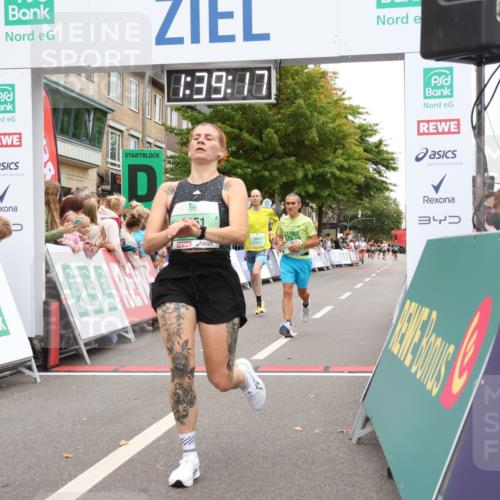 21.09.2025 - PSD Bank Halbmarathon Strokosch-Dieckow http://msf.ph/oto/8940886 21.09.2025 11:38:40 Ziel 1951, 1984, 2037, 2073, 2077, 2099, 2200 meine-sportfotos.de