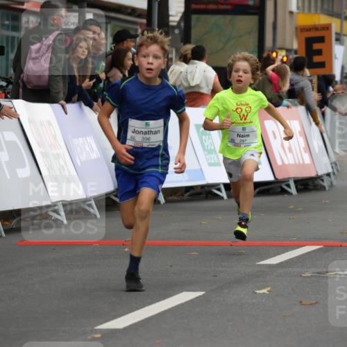 21.09.2025 - PSD Bank Halbmarathon Strokosch-Dieckow http://msf.ph/oto/8940888 21.09.2025 10:26:39 Ziel 111, 143, 152, 297, 347, 348, 379, 396 meine-sportfotos.de