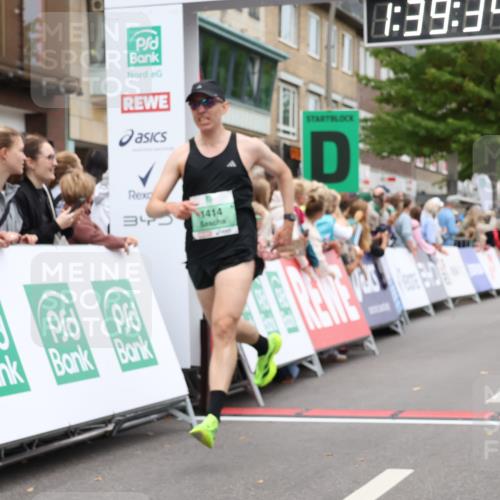 21.09.2025 - PSD Bank Halbmarathon Strokosch-Dieckow http://msf.ph/oto/8940915 21.09.2025 11:38:57 Ziel 1414, 1816, 1859, 2355, 3917 meine-sportfotos.de