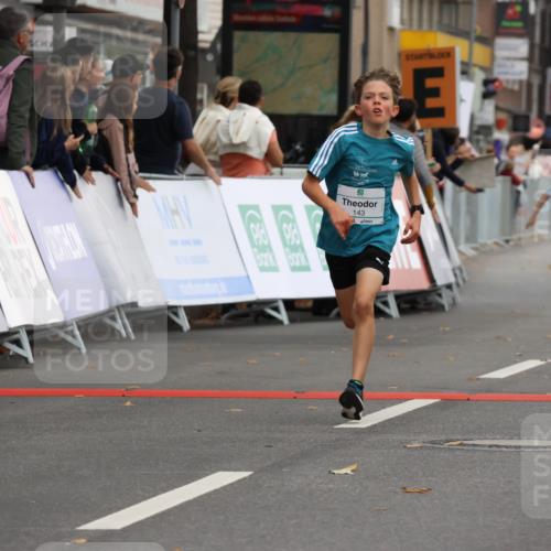 21.09.2025 - PSD Bank Halbmarathon Strokosch-Dieckow http://msf.ph/oto/8940917 21.09.2025 10:26:42 Ziel 111, 143, 152, 297, 347, 348, 360, 379, 396 meine-sportfotos.de