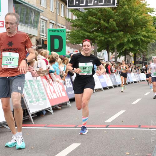 21.09.2025 - PSD Bank Halbmarathon Strokosch-Dieckow http://msf.ph/oto/8940923 21.09.2025 11:39:00 Ziel 1027, 1414, 1816, 1859, 2355, 3917 meine-sportfotos.de