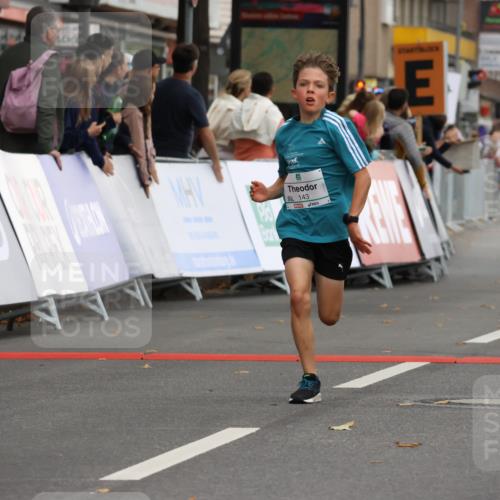 21.09.2025 - PSD Bank Halbmarathon Strokosch-Dieckow http://msf.ph/oto/8940930 21.09.2025 10:26:42 Ziel 111, 143, 152, 297, 347, 348, 360, 379, 396 meine-sportfotos.de