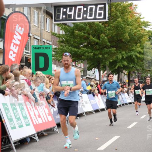 21.09.2025 - PSD Bank Halbmarathon Strokosch-Dieckow http://msf.ph/oto/8941001 21.09.2025 11:39:29 Ziel 1110, 1227, 1248, 1416, 1769, 1901, 2038, 4055 meine-sportfotos.de
