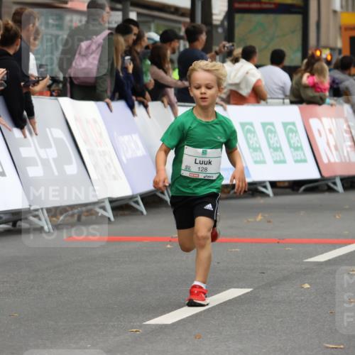 21.09.2025 - PSD Bank Halbmarathon Strokosch-Dieckow http://msf.ph/oto/8941155 21.09.2025 10:27:21 Ziel 101, 128, 239, 242, 247, 292, 298, 329, 330, 391, 398 meine-sportfotos.de