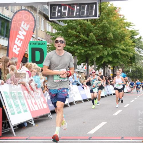21.09.2025 - PSD Bank Halbmarathon Strokosch-Dieckow http://msf.ph/oto/8941181 21.09.2025 11:40:34 Ziel 1318, 1767, 1779, 1992, 2021, 2269, 2542 meine-sportfotos.de
