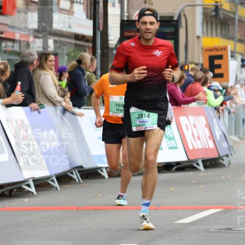 21.09.2025 - PSD Bank Halbmarathon Strokosch-Dieckow http://msf.ph/oto/8941188 21.09.2025 11:24:29 Ziel 1845, 3913, 3914 meine-sportfotos.de