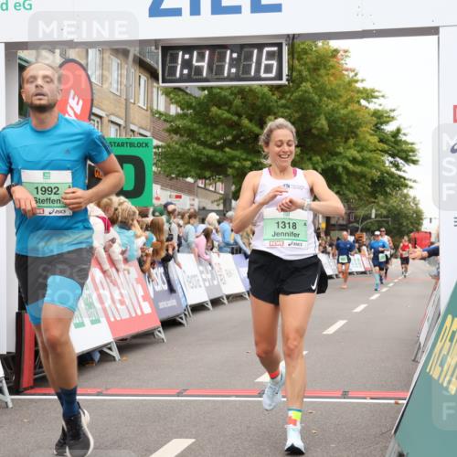 21.09.2025 - PSD Bank Halbmarathon Strokosch-Dieckow http://msf.ph/oto/8941202 21.09.2025 11:40:39 Ziel 1318, 1767, 1955, 1992, 2269, 2542 meine-sportfotos.de
