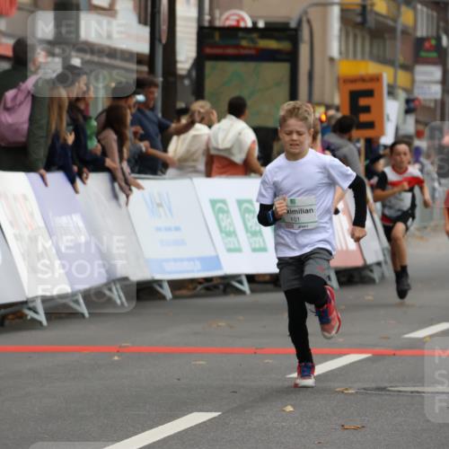 21.09.2025 - PSD Bank Halbmarathon Strokosch-Dieckow http://msf.ph/oto/8941203 21.09.2025 10:27:26 Ziel 101, 128, 242, 247, 249, 292, 298, 341, 342, 391 meine-sportfotos.de