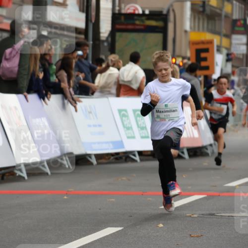 21.09.2025 - PSD Bank Halbmarathon Strokosch-Dieckow http://msf.ph/oto/8941208 21.09.2025 10:27:26 Ziel 101, 128, 242, 247, 249, 292, 298, 341, 342, 391 meine-sportfotos.de