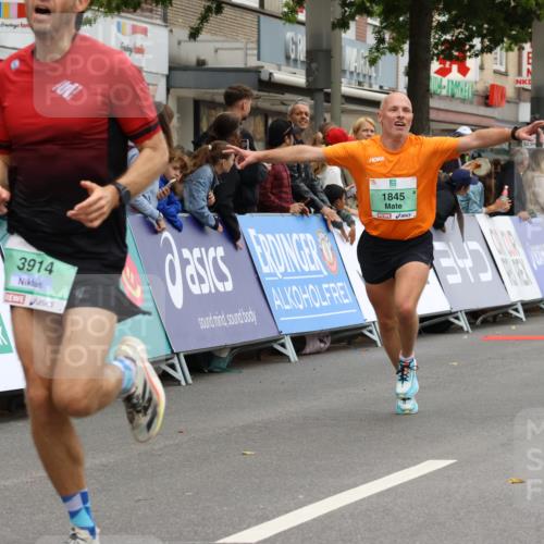 21.09.2025 - PSD Bank Halbmarathon Strokosch-Dieckow http://msf.ph/oto/8941214 21.09.2025 11:24:31 Ziel 1845, 1989, 3913, 3914 meine-sportfotos.de