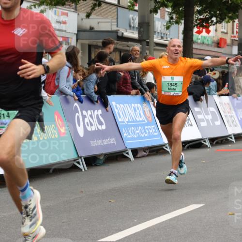 21.09.2025 - PSD Bank Halbmarathon Strokosch-Dieckow http://msf.ph/oto/8941219 21.09.2025 11:24:31 Ziel 1845, 1989, 3913, 3914 meine-sportfotos.de