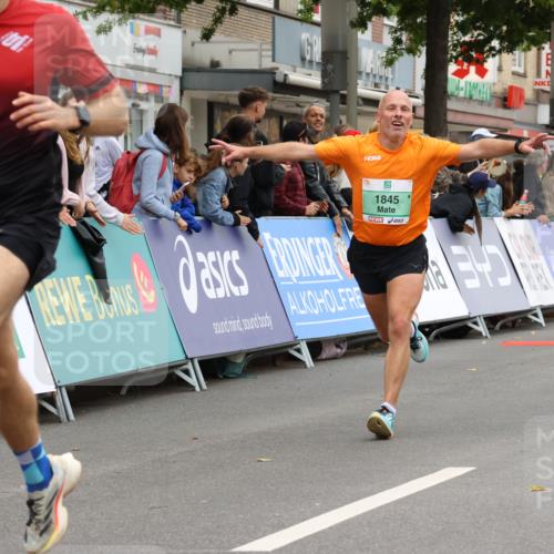 21.09.2025 - PSD Bank Halbmarathon Strokosch-Dieckow http://msf.ph/oto/8941223 21.09.2025 11:24:31 Ziel 1845, 1989, 3913, 3914 meine-sportfotos.de