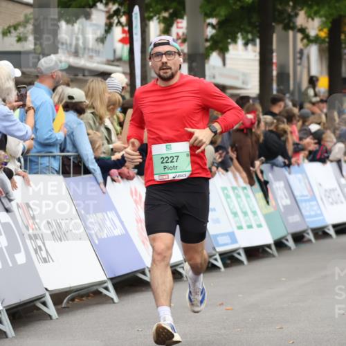 21.09.2025 - PSD Bank Halbmarathon Strokosch-Dieckow http://msf.ph/oto/8941299 21.09.2025 11:41:15 Ziel 2074, 2138, 2180, 2227 meine-sportfotos.de