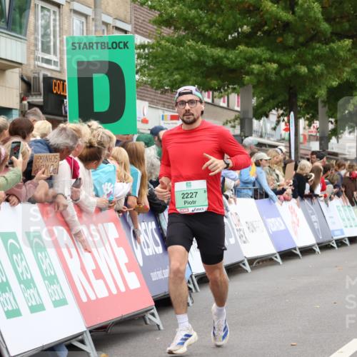 21.09.2025 - PSD Bank Halbmarathon Strokosch-Dieckow http://msf.ph/oto/8941302 21.09.2025 11:41:17 Ziel 2138, 2180, 2183, 2227 meine-sportfotos.de