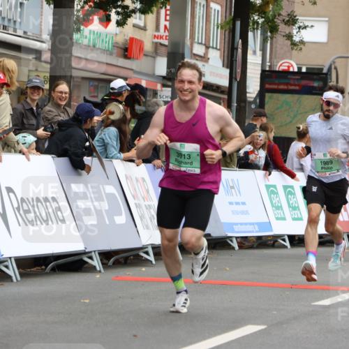 21.09.2025 - PSD Bank Halbmarathon Strokosch-Dieckow http://msf.ph/oto/8941322 21.09.2025 11:24:36 Ziel 1178, 1310, 1471, 1845, 1989, 3913, 3914 meine-sportfotos.de