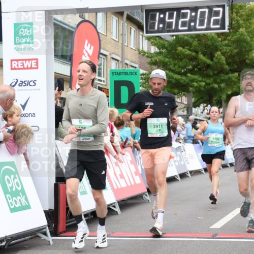 21.09.2025 - PSD Bank Halbmarathon Strokosch-Dieckow http://msf.ph/oto/8941330 21.09.2025 11:41:25 Ziel 1435, 1775, 1776, 1788, 2183, 2227, 3911, 4026 meine-sportfotos.de