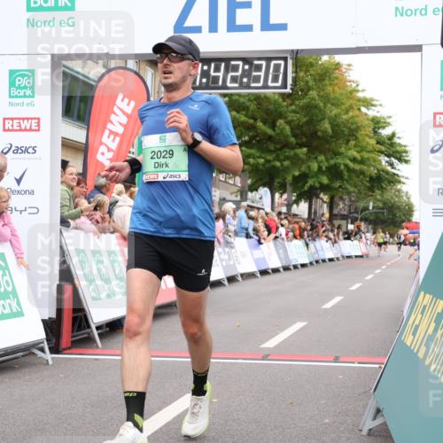 21.09.2025 - PSD Bank Halbmarathon Strokosch-Dieckow http://msf.ph/oto/8941412 21.09.2025 11:41:53 Ziel 1399, 1758, 1887, 2029, 2043 meine-sportfotos.de