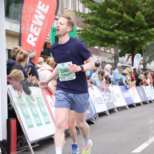 21.09.2025 - PSD Bank Halbmarathon Strokosch-Dieckow http://msf.ph/oto/8941483 21.09.2025 11:42:31 Ziel 1058, 1363, 1899, 2224, 2253, 2281, 2380, 3928, 4048 meine-sportfotos.de
