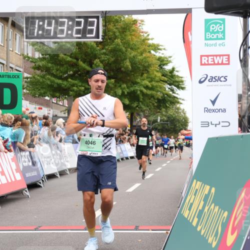 21.09.2025 - PSD Bank Halbmarathon Strokosch-Dieckow http://msf.ph/oto/8941540 21.09.2025 11:42:46 Ziel 1068, 1312, 2127, 2207, 2272, 4046 meine-sportfotos.de