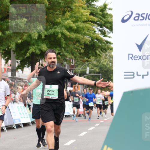 21.09.2025 - PSD Bank Halbmarathon Strokosch-Dieckow http://msf.ph/oto/8941543 21.09.2025 11:42:48 Ziel 1068, 1090, 1312, 2123, 2127, 2174, 2207, 2272, 4046 meine-sportfotos.de