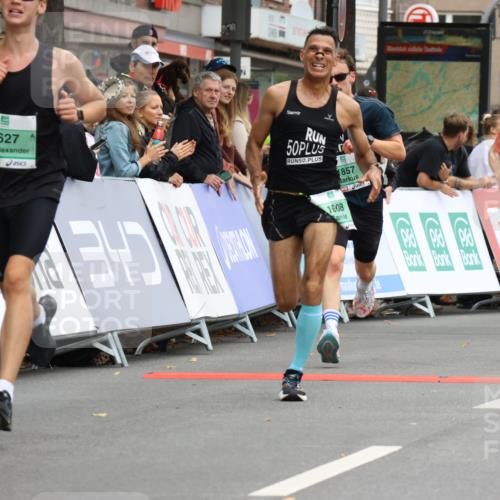 21.09.2025 - PSD Bank Halbmarathon Strokosch-Dieckow http://msf.ph/oto/8941552 21.09.2025 11:25:28 Ziel 1608, 1627, 1857, 1871 meine-sportfotos.de