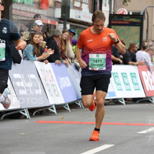21.09.2025 - PSD Bank Halbmarathon Strokosch-Dieckow http://msf.ph/oto/8941572 21.09.2025 11:25:30 Ziel 1608, 1627, 1857, 1871 meine-sportfotos.de