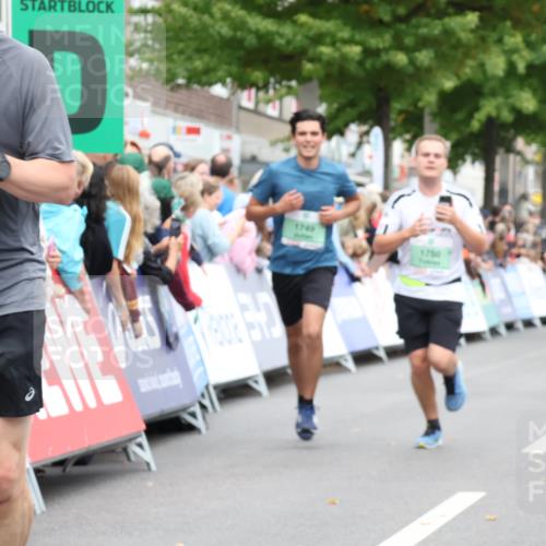 21.09.2025 - PSD Bank Halbmarathon Strokosch-Dieckow http://msf.ph/oto/8941582 21.09.2025 11:42:58 Ziel 1090, 1749, 1750, 2123, 2135, 2158, 2174, 2369, 3315 meine-sportfotos.de