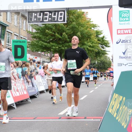 21.09.2025 - PSD Bank Halbmarathon Strokosch-Dieckow http://msf.ph/oto/8941627 21.09.2025 11:43:11 Ziel 1555, 2019, 2100, 2157, 2178, 2202, 2240, 2995 meine-sportfotos.de