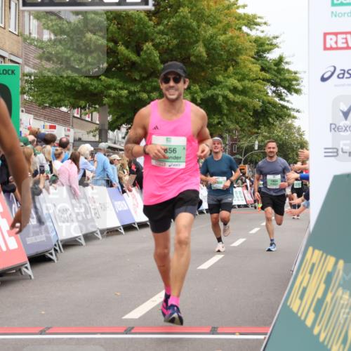 21.09.2025 - PSD Bank Halbmarathon Strokosch-Dieckow http://msf.ph/oto/8941675 21.09.2025 11:43:27 Ziel 1262, 1264, 1804, 1856, 1943, 2027, 2154, 3920 meine-sportfotos.de