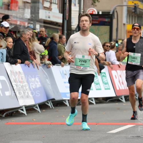 21.09.2025 - PSD Bank Halbmarathon Strokosch-Dieckow http://msf.ph/oto/8941676 21.09.2025 11:26:07 Ziel 1868, 2249 meine-sportfotos.de