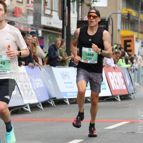 21.09.2025 - PSD Bank Halbmarathon Strokosch-Dieckow http://msf.ph/oto/8941700 21.09.2025 11:26:09 Ziel 1868, 2249 meine-sportfotos.de