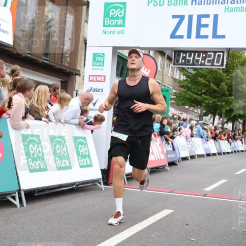21.09.2025 - PSD Bank Halbmarathon Strokosch-Dieckow http://msf.ph/oto/8941730 21.09.2025 11:43:43 Ziel 1073, 1592, 1593, 2252, 2267, 3188, 3934 meine-sportfotos.de