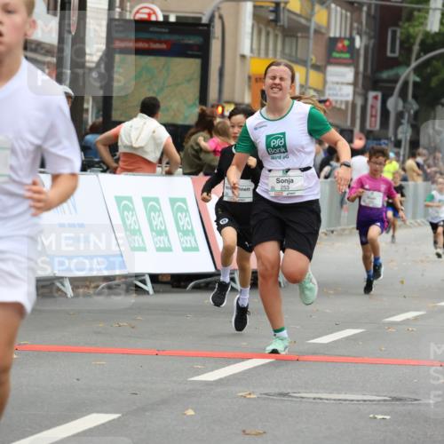 21.09.2025 - PSD Bank Halbmarathon Strokosch-Dieckow http://msf.ph/oto/8941743 21.09.2025 10:28:03 Ziel 220, 241, 253, 288, 289, 356, 401, 411, 425, 442 meine-sportfotos.de