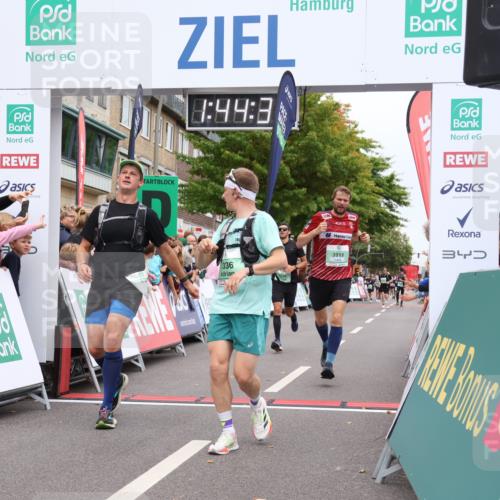 21.09.2025 - PSD Bank Halbmarathon Strokosch-Dieckow http://msf.ph/oto/8941787 21.09.2025 11:44:01 Ziel 1282, 1333, 1336, 2054, 2119, 2147, 2350, 3918 meine-sportfotos.de